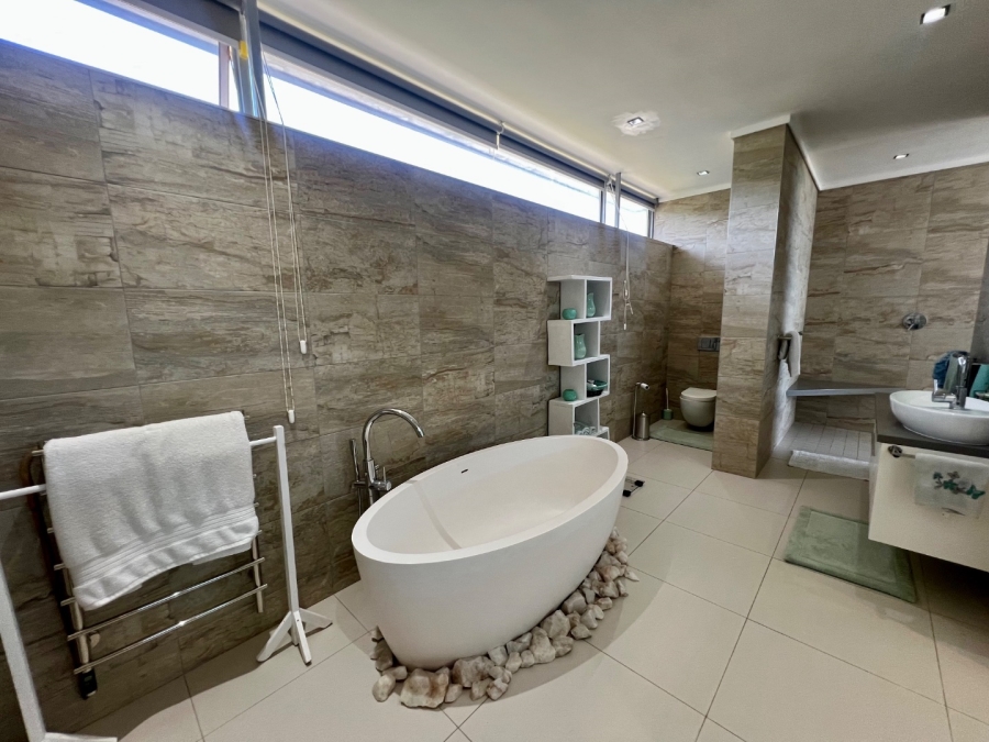 3 Bedroom Property for Sale in Oubaai Western Cape